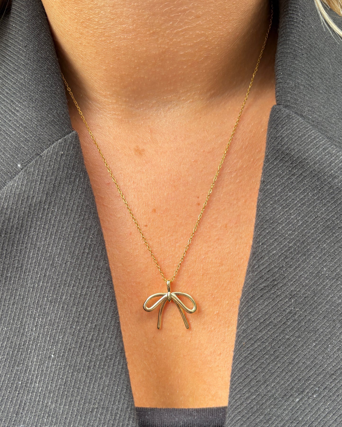 Bow & Glow Necklace