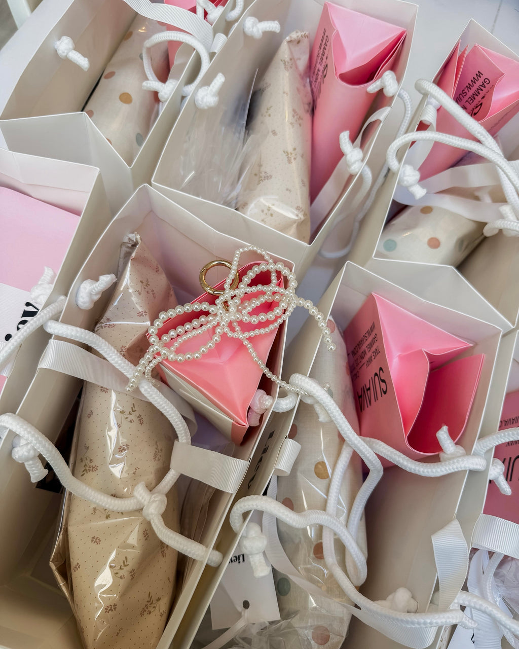 By Liev X YUE bow charm