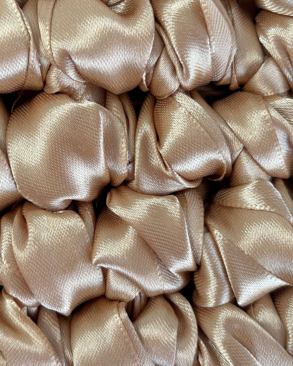 Yue's Chain Clutch Champagne